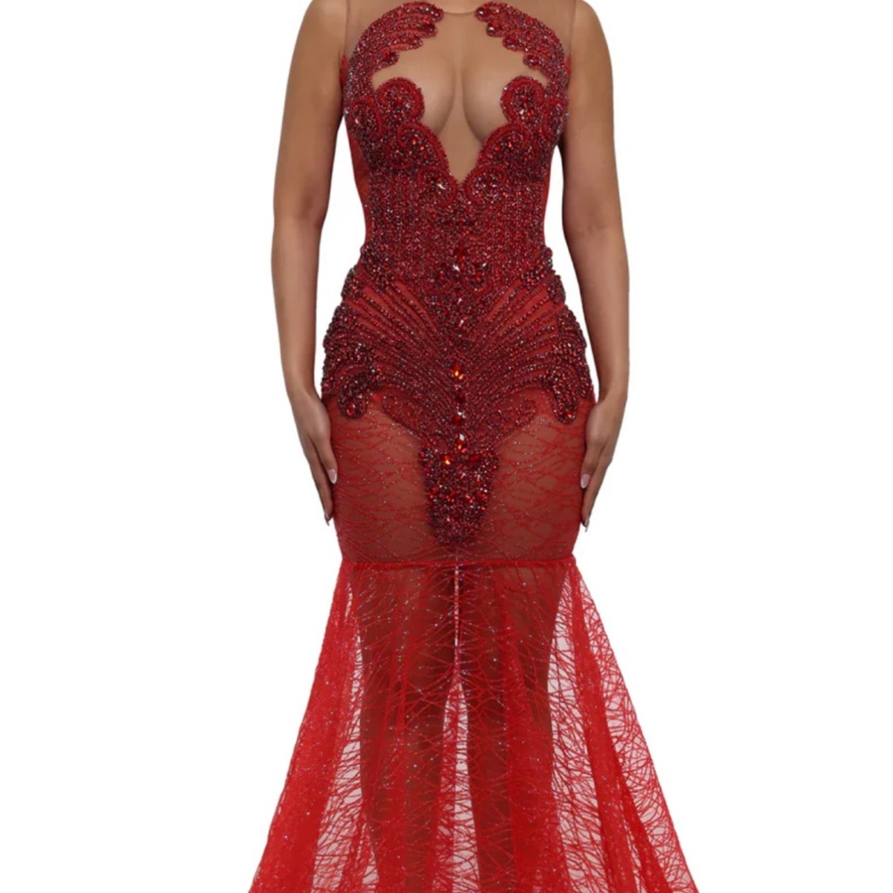 Alglist Maya red gown